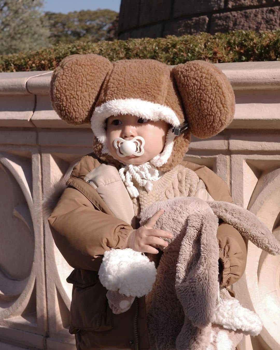 [🆕🇻🇳] MIN BABY Closet – Chuyên giới thiệu, tư vấn và nhận order quần áo và phụ kiện nội địa Hàn Quốc 🧑‍🧒❤️️👶⭐️  𝐖𝐎𝐑𝐋𝐃𝐌𝐎𝐉𝐀Mũ tai gấu Pam iuu đội siêu hottt đây ạ  có đôi cho cả mẹ cả con nhé các mom ơi  Tết đội iuuu nàaa ấm lắm ạ em gom đợt mớiBe – Nâu – TrắngS , shares-0✔️ , likes-0❤️️ , date-2025-12-10 04:10:38🇻🇳🇻🇳🇻🇳📰🆕