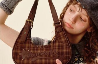 [🆕🇻🇳] Tiệm Mẹ Cải chuyên săn sales, order thời trang thiết kế nội địa Hàn, thực phẩm & đồ dùng cho mọi nhà 🧑‍🧒❤️️👶⭐️ Có phải túi ko bh là đủ đúng ko các chị em
Vanwalk nè mẫu trẻ trung kiểu teen teen cũng xài mà ai style trê cũng thứt lun. Bt em order cho khách giá x 2  , shares-0✔️ , likes-0❤️️ , date-2025-12-12 06:50:55🇻🇳🇻🇳🇻🇳📰🆕