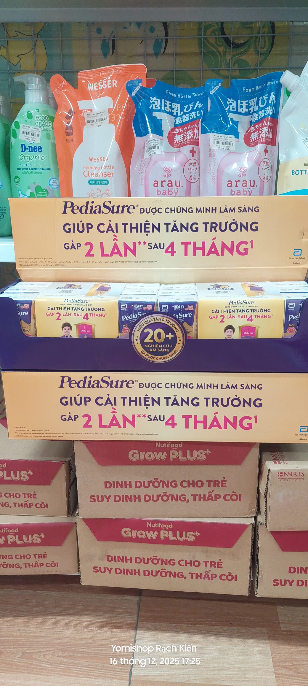 [🆕🇻🇳] Mẹ và Bé Yomi – Trọn gói đi sinh 🧑‍🧒❤️️👶⭐️ Mình bán xém 1xxx. Thằng bạn chê mắc. Nói săn sales rẻ hơn m bán… Rồi vk ck nó chụp ảnh khoe tui.

Xin lỗi đã lấy hình nha.
 , shares-1✔️ , likes-1❤️️ , date-2025-12-17 01:13:51🇻🇳🇻🇳🇻🇳📰🆕