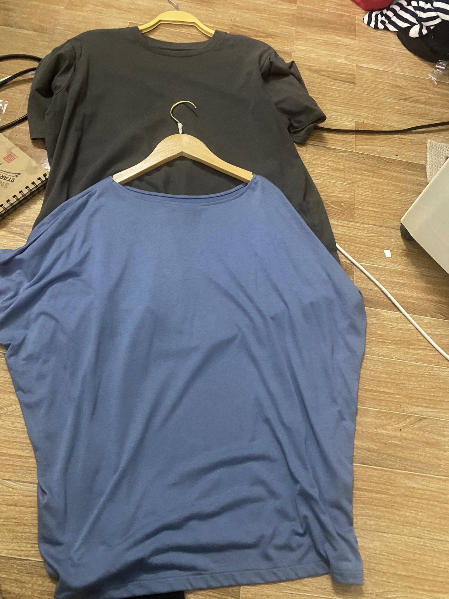 [🆕🇻🇳]  Bambu Si Shop 2  🧑‍🧒❤️️👶⭐️ 2 áo uniqlo size xl chất mát đẹp
Giá 110k/sét( chạy 55k/c)( màu như hình 1)
 , shares-0✔️ , likes-0❤️️ , date-2025-12-16 02:48:11🇻🇳🇻🇳🇻🇳📰🆕