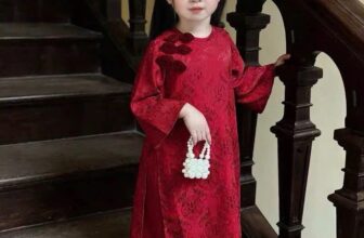 [🆕🇻🇳] Giang Kid’s Shop- Quần áo thiết kế, vnxk, tqxk, cambodia cho bé  🧑‍🧒❤️️👶⭐️ TẾT DIỆN ÁO DÀI LÀ ĐÚNG BÀI!!!
Tổng hợp các set áo dài cho bé gái nhà e 
Năm ngoái chạy sớm mà vẫn không kịp , năm nay e lên sớm hơn 

 Bảng size tham khảo , shares-0✔️ , likes-1❤️️ , date-2025-12-16 22:43:54🇻🇳🇻🇳🇻🇳📰🆕