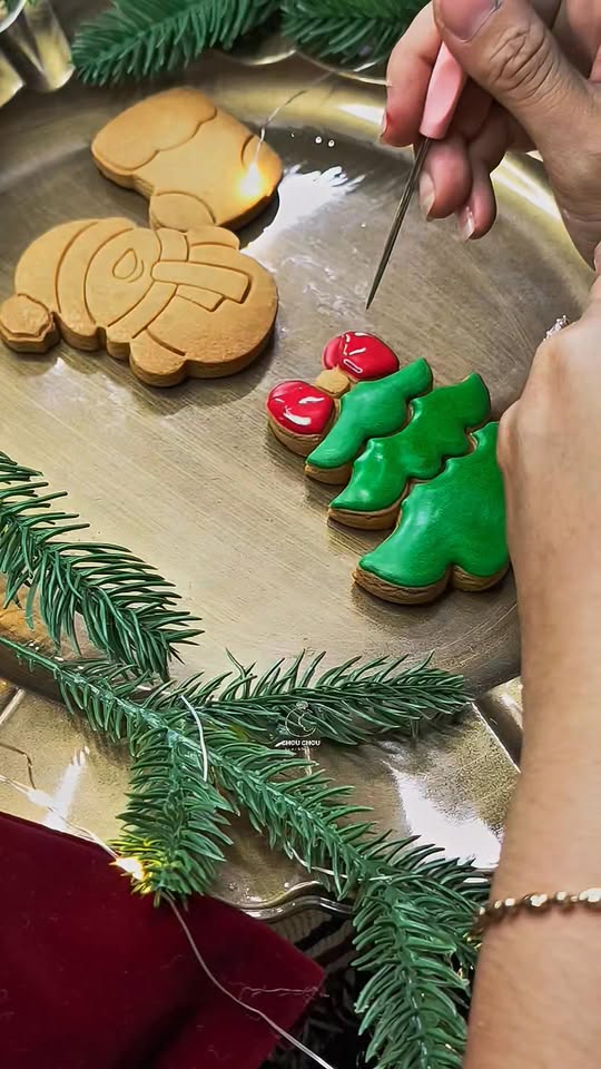 [🆕🇻🇳] ChouChou – Bakery and Tea Shop 🍔 Top1Food  🍜 Cuối tuần này chắc chắc là thời gian lí tưởng cho việc thư giãn và chờ đón Chúa Giáng sinh cùng nhau hơn.

Thử tưởng tượng chính mình tự tay vẽ những chiếc , shares-0✔️ , likes-9❤️️ , date-2025-12-18 18:22:35🇻🇳🇻🇳🇻🇳📰🆕