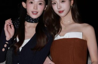 [🆕🇻🇳] FLANERIE công ty phân phối, nhập khẩu chính hãng các thương hiệu thời trang đương đại cao cấp 👕 Top1Fashion 👗  Chiếc váy dạ nâu của SHUSHU/TONG FW25 với dáng cúp ngực điểm chi tiết nơ tinh tế, phần thân váy mang hơi hướng cargo với chi tiết túi hộp, cân bằng giữa né , shares-0✔️ , likes-4❤️️ , date-2025-12-11 03:00:10🇻🇳🇻🇳🇻🇳📰🆕