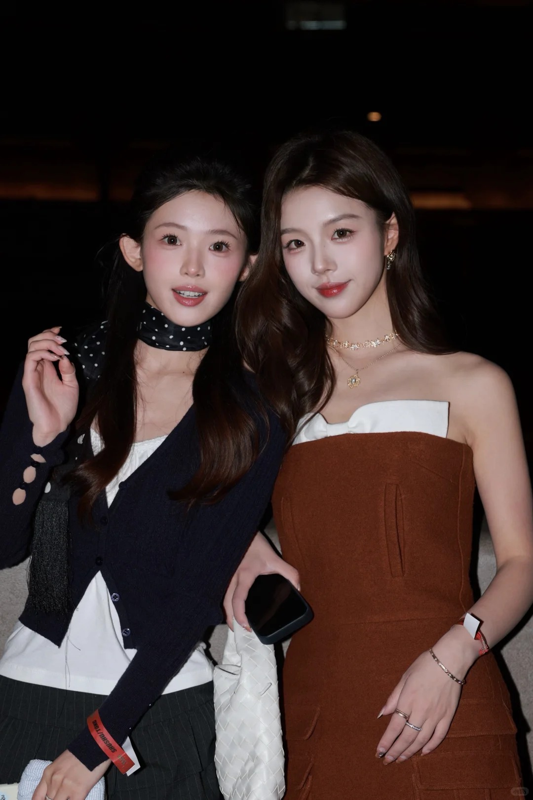 [🆕🇻🇳] FLANERIE công ty phân phối, nhập khẩu chính hãng các thương hiệu thời trang đương đại cao cấp 👕 Top1Fashion 👗  Chiếc váy dạ nâu của SHUSHU/TONG FW25 với dáng cúp ngực điểm chi tiết nơ tinh tế, phần thân váy mang hơi hướng cargo với chi tiết túi hộp, cân bằng giữa né , shares-0✔️ , likes-4❤️️ , date-2025-12-11 03:00:10🇻🇳🇻🇳🇻🇳📰🆕