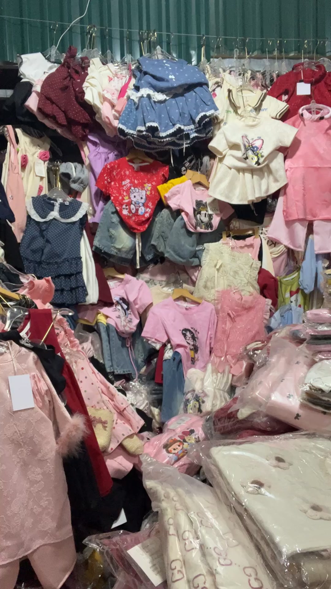 [🆕🇻🇳]  Mai Dung – TỔNG KHO ĐỨC DUNG ❤ 🧑‍🧒❤️️👶⭐️ x\u1ea3 kho h\u00e8 thu \u0111\u00f4ng c\u00e1c s\u1ec9 nh\u00e9″},”is_text_only_story”:false,”id”:”UzpfSTYxNTUzMDQ5MzYzNjU2OlZLOjI2MzMxMjAxNzgzMTQ3OTUx”}, , shares-0✔️ , likes-0❤️️ , date-2025-12-19 02:37:27🇻🇳🇻🇳🇻🇳📰🆕