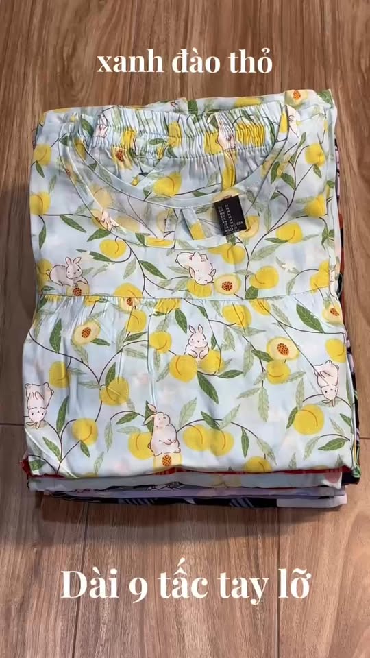 [🆕🇻🇳] BeachClub.Official – Clothing brand 👕 Top1Fashion 👗  OUTFIT OF THE DAY | Cool girl energy 
Sự kết hợp giữa áo halter đen xuyên nhẹ và quần jeans ống loe cạp cao mang vibe retro pha hiện đại, vừa cá tính vừa q , shares-0✔️ , likes-3❤️️ , date-2025-12-16 00:16:19🇻🇳🇻🇳🇻🇳📰🆕