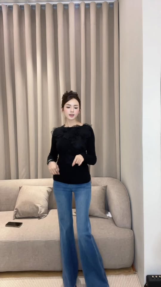 [🆕🇻🇳] Bắp Kids Chuyên thời trang trẻ em QCCC 🧑‍🧒❤️️👶⭐️  HÀNG MỚI VỀ, ĐẸP XUẤT SẮC LUÔN BA MẸ ƠI! 
 ĐỪNG LỠ cơ hội rinh ngay những outfit “xịn khỏi bàn” cho bé trai – vừa ẤM, vừa ĐẸP, lại cực kỳ THOẢI MÁI
 ƯU ĐÃ , shares-2✔️ , likes-28❤️️ , date-2025-12-17 07:39:35🇻🇳🇻🇳🇻🇳📰🆕