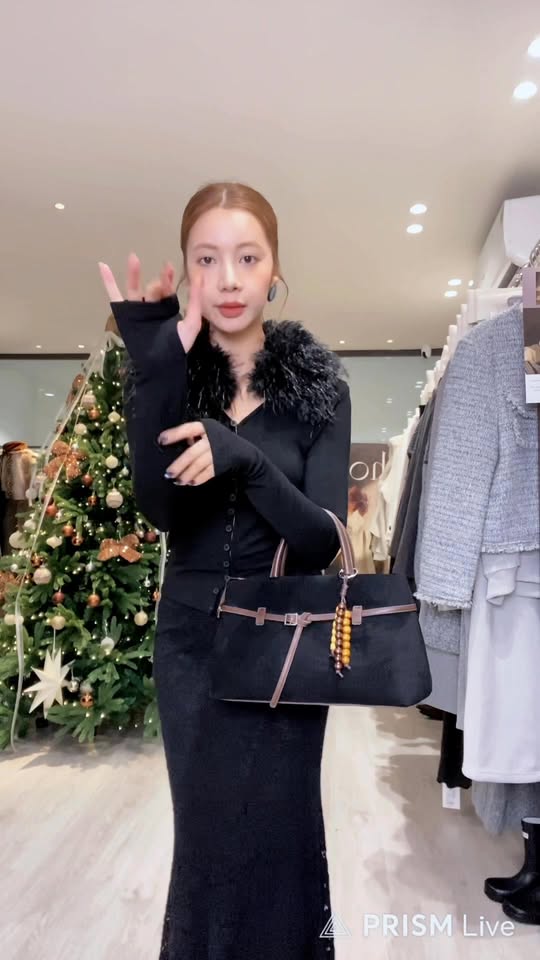 [🆕🇻🇳] Pham Kieu Trang Ne – Cửa hàng quần áo 👕 Top1Fashion 👗  À thì em cũng muốn bên cạnh anh, thương anh mà thôi
Một dạ, hai thưa với ba mẹ anh cho ta thành đôi  #aodaitet , shares-0✔️ , likes-6❤️️ , date-2025-12-18 19:01:26🇻🇳🇻🇳🇻🇳📰🆕