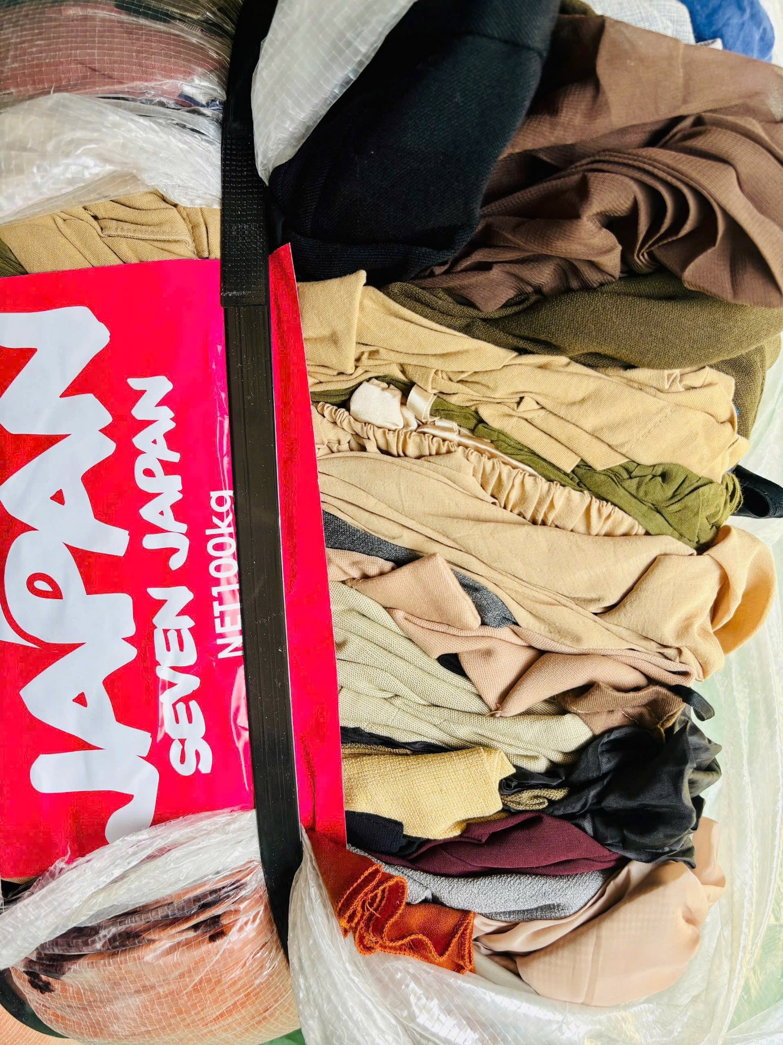 [🆕🇻🇳] Chuyên đồ bộ tole – Thanh Ngàn 👕 Top1Fashion 👗  Sát nách quần lỡ 9 tấc
Chất liệu : vải ton xuất hay còn gọi vải lanh, mặc mát, vải mềm, thấm hút mồ hôi, có rút nhẹ sau giặt
Phom dáng : quần lỡ chiều d , shares-0✔️ , likes-1❤️️ , date-2025-12-12 17:04:28🇻🇳🇻🇳🇻🇳📰🆕