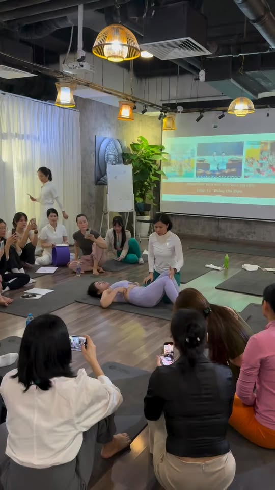 [🆕🇻🇳] Yoga Luna Thái Việt Nam 🧘 Top1Yoga 🤸🏻‍♀️ 1 buổi học Yoga trị liệu Cách Test cơ để đọc ra vấn đề đĩa đệm…  

#yoga #yogalunathai #yogatrilieu #phongloidiadiem , shares-0✔️ , likes-0❤️️ , date-2025-12-21 02:00:12🇻🇳🇻🇳🇻🇳📰🆕