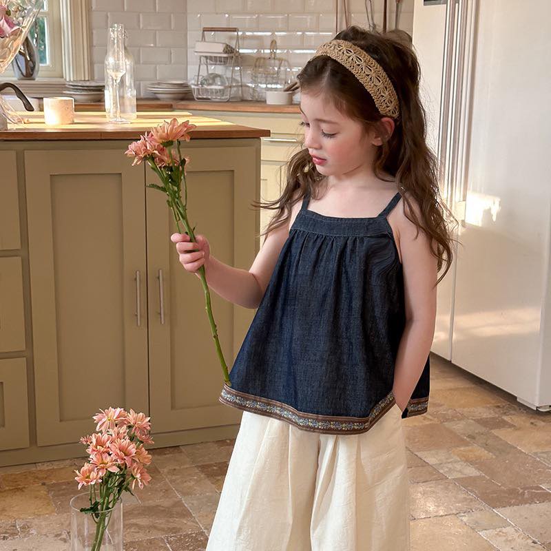 [🆕🇻🇳]  Suri’s House – Order Taobao, Tmall, 1688 – thời trang trẻ em 🧑‍🧒❤️️👶⭐️ MS0001100
Set áo 2 dây mix quần ống rộng xinh xắn. Quần chất thô đũi diện siêu cưng.

Giá: Áo: #170k/sz 90-150
             Quần: #220k/sz 90-150
          , shares-0✔️ , likes-1❤️️ , date-2025-12-16 17:31:35🇻🇳🇻🇳🇻🇳📰🆕