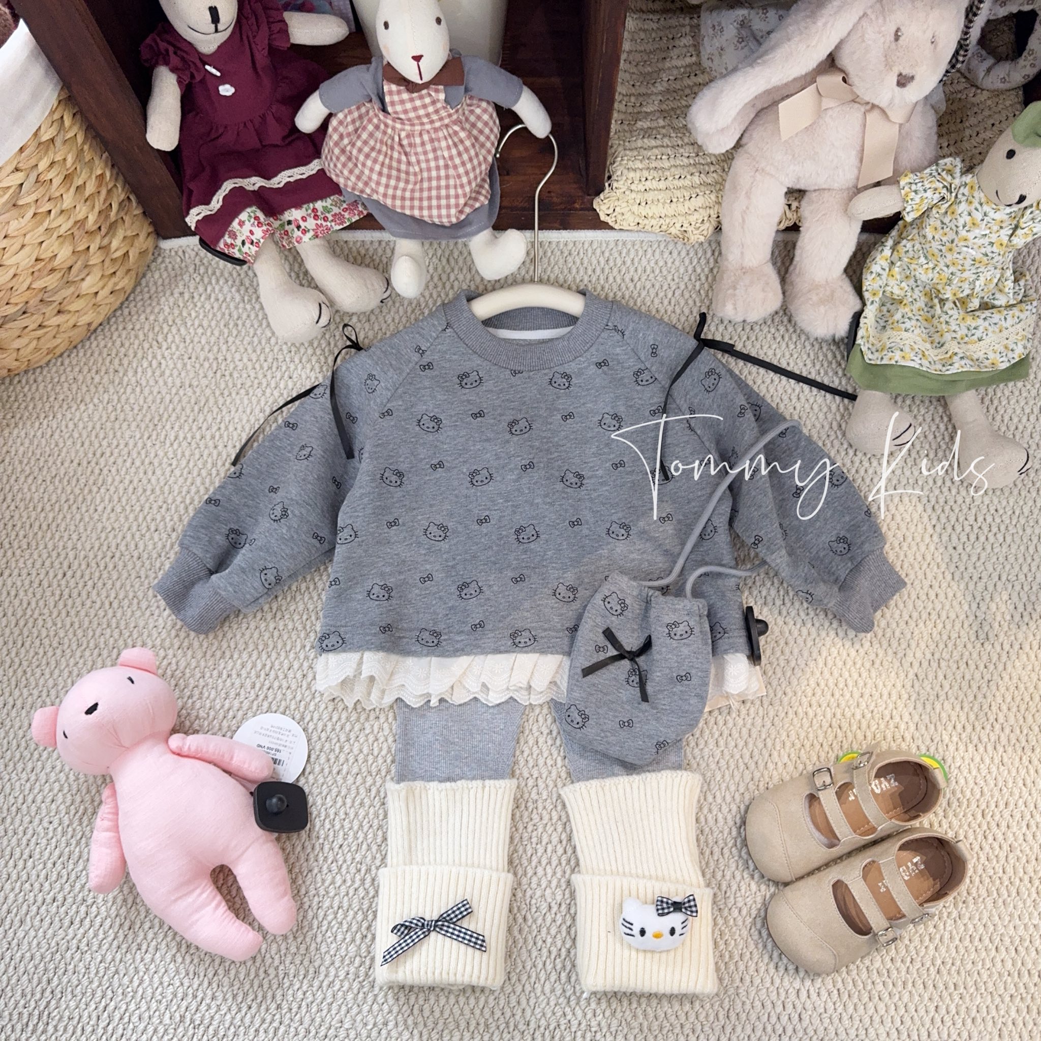 [🆕🇻🇳]  Shop Mẹ và Bé 37/292 Lạch Tray  🧑‍🧒❤️️👶⭐️ May quá về bù kịp các mẹ ơi, mẹ nào chưa khuân được cho zai yêu thì qua em nhé, vẫn cứ là rực rỡ đón Noel và năm mới 
 , shares-0✔️ , likes-2❤️️ , date-2025-12-19 23:16:38🇻🇳🇻🇳🇻🇳📰🆕