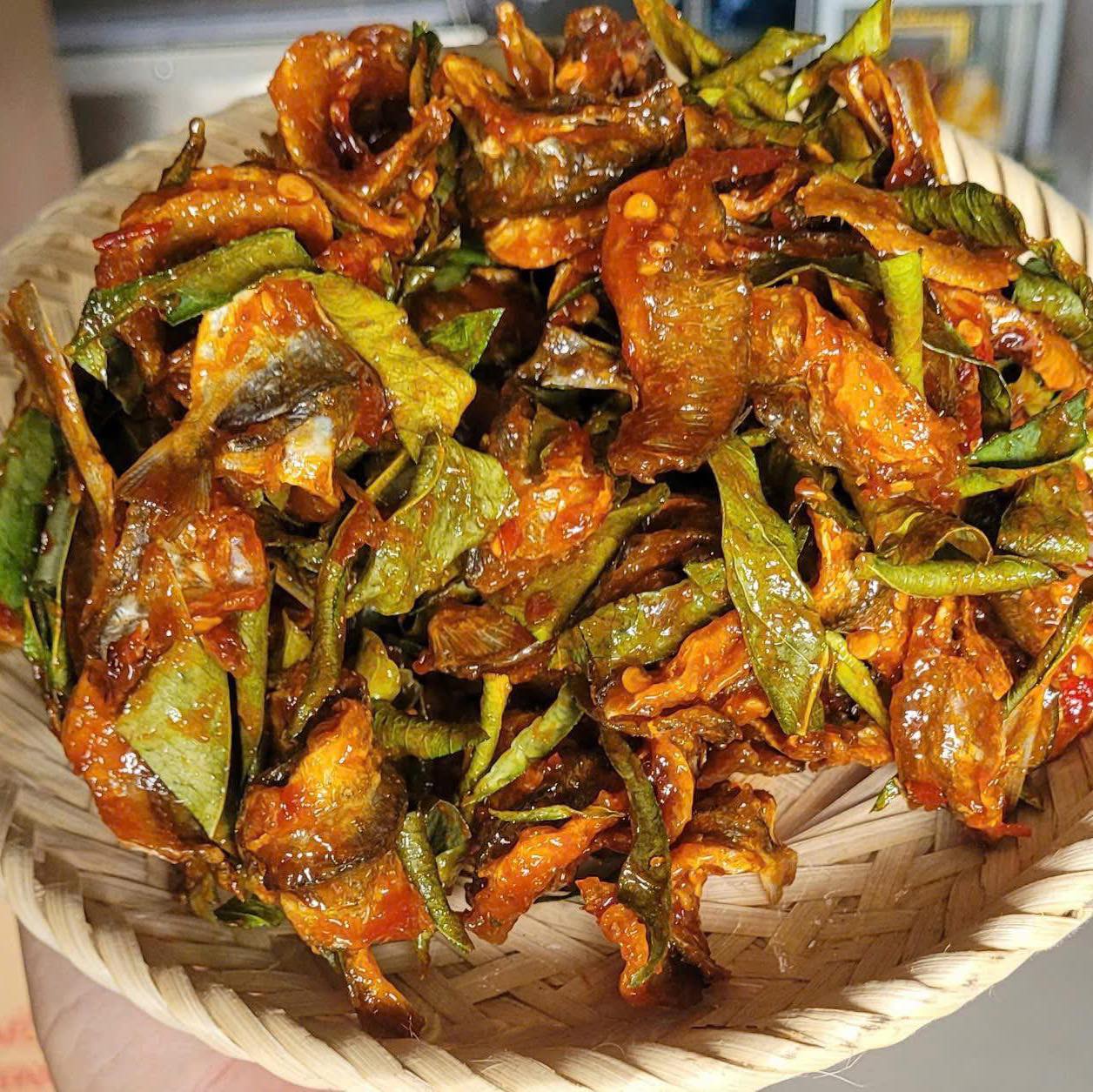 [🆕🇻🇳] Mắm Dì Cẩn – Chuyên cung cấp sỉ và lẻ các loại mắm miền Trung, mắm Dì Cẩn các loại, nước mắm Lý Sơn, chả cá Lý Sơn 🍔 Top1Food  🍜 Cá Chỉ Vàng Rim ớt sa tế lá chanh mắm  thấm vị, ngon lắm luôn ạ! Từng miếngthấm đều  sốt rim, càng ăn càng thích!. 
– Có Sẵn Tại HCM- Ship Nhận Trong Ngày  , shares-0✔️ , likes-5❤️️ , date-2025-12-18 18:55:15🇻🇳🇻🇳🇻🇳📰🆕