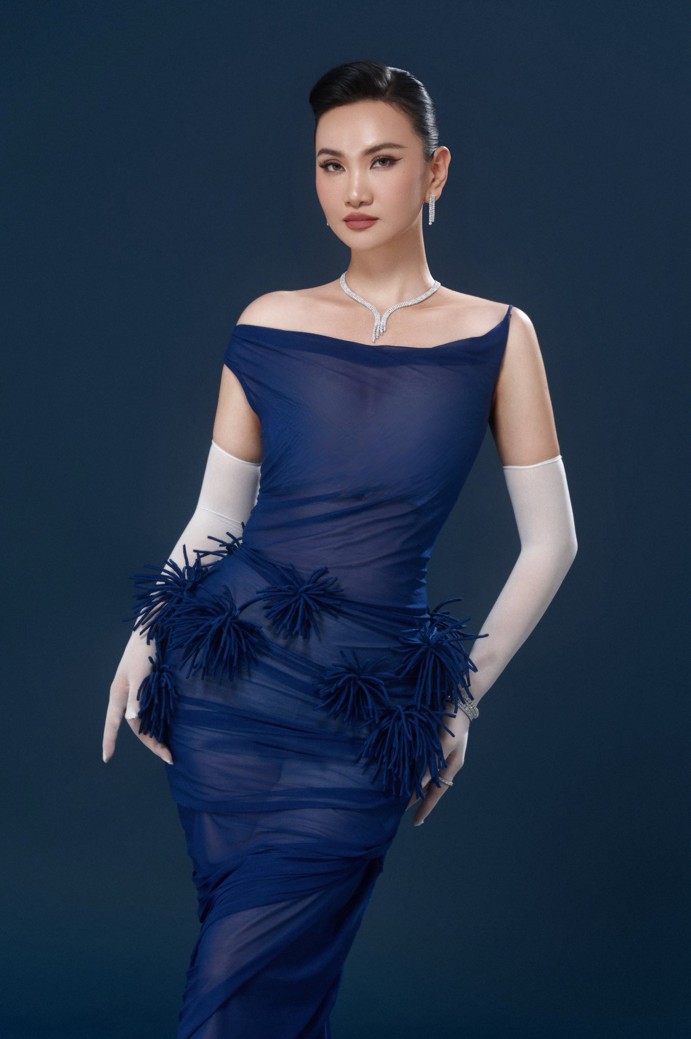 [🆕🇻🇳] Lecia – Inspired By Woman. Made To Last 👕 Top1Fashion 👗  Ms Hien Nhien x LECIA RTW | A Joyful Festive Moment

Ms. Hiền Nhiên chọn Draped Pom-Pom Sheer Dress cho khoảnh khắc đặc biệt – nhẹ nhàng, rạng rỡ và đầy cả , shares-0✔️ , likes-10❤️️ , date-2025-12-17 03:30:01🇻🇳🇻🇳🇻🇳📰🆕