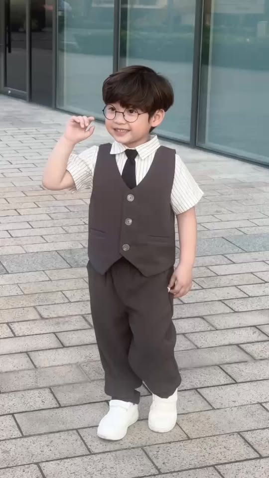 [🆕🇻🇳] BÉ CON Baby Shop – Thời trang trẻ em Sóc Trăng 🧑‍🧒❤️️👶⭐️ 𝐒𝐄𝐓 𝐒𝐎̛ 𝐌𝐈  𝐂𝐎̂𝐍𝐆 𝐓𝐔̛̉  𝐒𝐈𝐄̂𝐔 𝐘𝐄̂𝐔  
𝐒𝐢𝐳𝐞: 𝟖𝟎-𝟏3𝟎 (𝟗-26𝐤𝐠)   

Chất liệu vải áo thô mềm mịn, thoáng mát, thấm hút mồ hôi, quần tuýt si dày dặn, lên form cự , shares-0✔️ , likes-0❤️️ , date-2025-12-19 03:36:56🇻🇳🇻🇳🇻🇳📰🆕