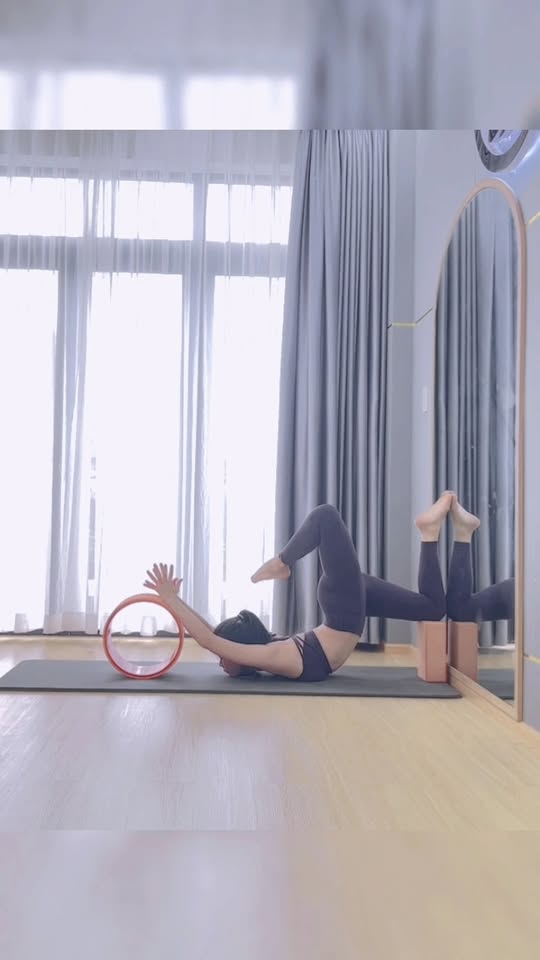 [🆕🇻🇳] Thảo Nguyên Xanh Yoga  (Yoga Nha Trang) – HLV Yoga tại Nha Trang. Kèm 1:1. Kèm nhóm. Yoga giảm cân [🆕Top1Vietnam🇻🇳] 🧘 Top1Yoga 🤸🏻‍♀️ Yoga không chỉ là tư thế. Đó là thần thái.Cơ thể kể câu chuyện mà lời nói không chạm tới.Một khoảnh khắc tĩnh, đủ làm tim người dừng lại. #yoga #thaonguyen , shares-0✔️ , likes-14❤️️ , date-2025-12-22 18:16:01🇻🇳🇻🇳🇻🇳📰🆕