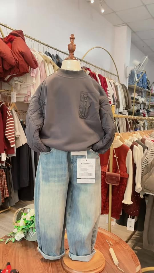 [🆕🇻🇳]  Đậu Đậu- Thời trang trẻ em 🧑‍🧒❤️️👶⭐️ Set này bao ngầu xịn đét luôn các mẹ ơi

Shop Đậu Đậu- thời trang trẻ em
 Chỉ: ngay đèn xanh đỏ, ngã Tư Quy Đạt-Minh Hoá-Quảng Bình , shares-0✔️ , likes-0❤️️ , date-2025-12-18 17:39:52🇻🇳🇻🇳🇻🇳📰🆕