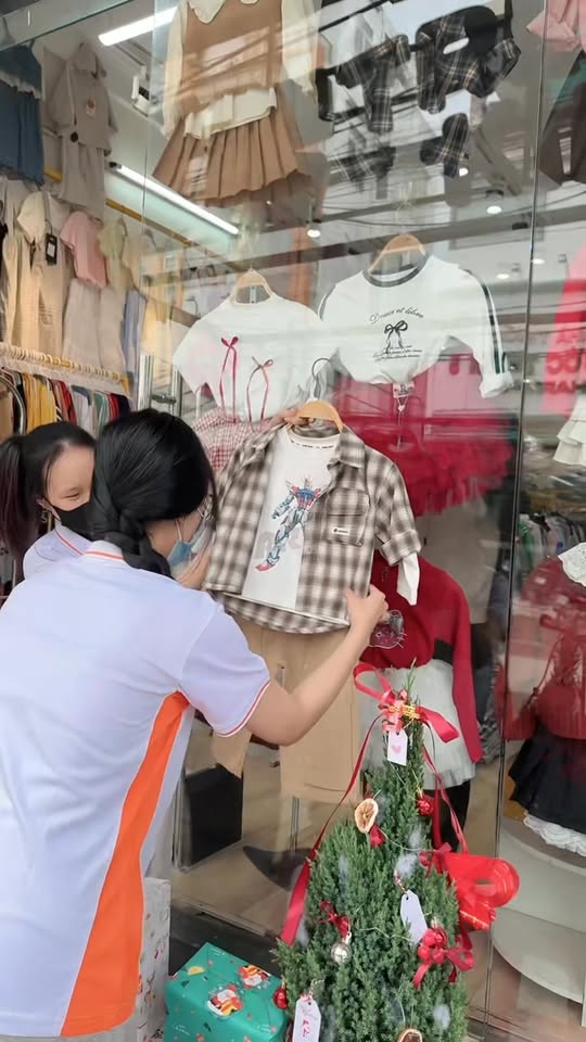 [🆕🇻🇳] Quần Áo Trẻ Em Size Lớn – Trendykids.vn 🧑‍🧒❤️️👶⭐️  TƯNG BỪNG NOEL 
Giáng sinh rộn ràng, shop đã chuẩn bị rất nhiều set quà và set đồ Noel siêu cưng, xinh yêu hết nấc cho các bé  , shares-0✔️ , likes-5❤️️ , date-2025-12-22 15:55:27🇻🇳🇻🇳🇻🇳📰🆕