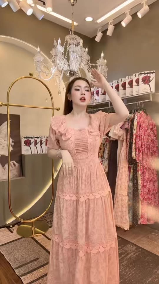 [🆕🇻🇳] Đỗ tiền Boutique 👕 Top1Fashion 👗  Về bao nhiêu cũng không đủ cho khách nhà em  Sang xịn mịn  , shares-0✔️ , likes-24❤️️ , date-2025-12-24 16:00:24🇻🇳🇻🇳🇻🇳📰🆕