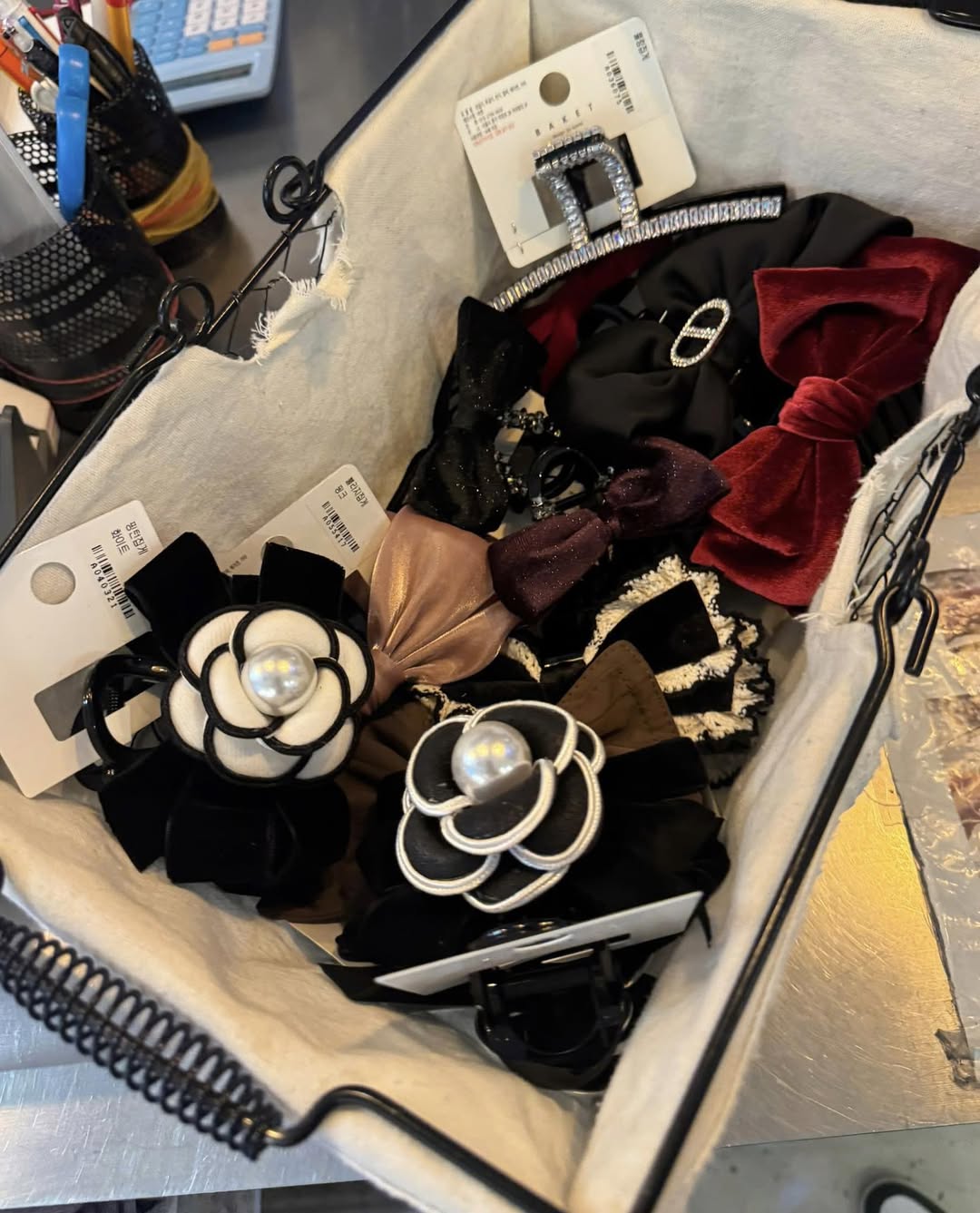 [🆕🇻🇳] Ngọc – VNXK – Thời trang VNXK-Cambodia 👕 Top1Fashion 👗  Chiếc đầm midi xinh xắn 
–  cổ chữ V nổi bật và chi tiết cúc cài ở phần thân trên sẽ mang đến vẻ ngoài thanh lịch tươi tắn 
 – Chất vải mềm rũ nhẹ tênh siê , shares-0✔️ , likes-1❤️️ , date-2025-12-21 02:52:48🇻🇳🇻🇳🇻🇳📰🆕