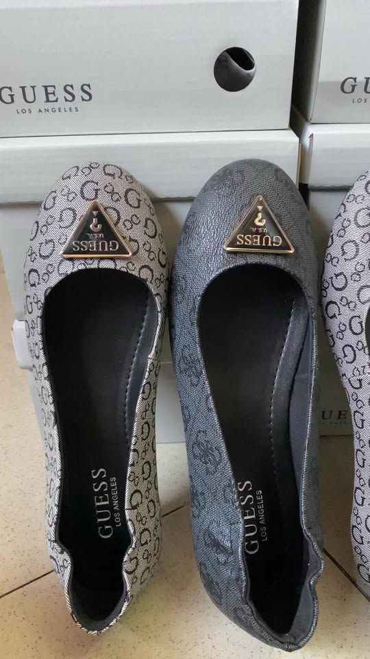 [🆕🇻🇳] Đầm Thời Trang TM – collection – Chuyên Sản Xuất Đầm Thiết Kế – VNXK 👕 Top1Fashion 👗  Giày búp bê xuất xịn hiệu Guess mới cập bến đây các chị yêu ơi. Bên em có đủ size đủ màu, nhanh tay inbox cho nhà TM nha  #TMCollection , shares-0✔️ , likes-2❤️️ , date-2025-12-23 17:39:12🇻🇳🇻🇳🇻🇳📰🆕