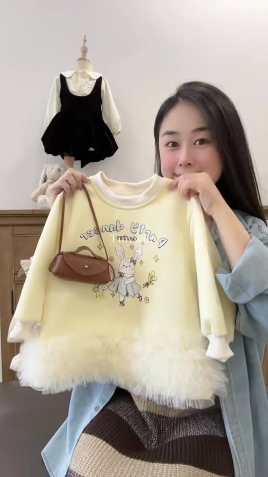 [🆕🇻🇳] TinyWiny – Thiết kế – Thời trang 🧑‍🧒❤️️👶⭐️  CÙNG BÉ “DANCE” ĐÓN GIÓ MÙA VỚI SET VÁY THỎ SIÊU CƯNG!
Nhìn thôi đã thấy cả một bầu trời đáng yêu rồi các mẹ ơi! Chiếc váy vàng chanh ngọt ngào này chắc c , shares-0✔️ , likes-0❤️️ , date-2025-12-20 22:03:12🇻🇳🇻🇳🇻🇳📰🆕