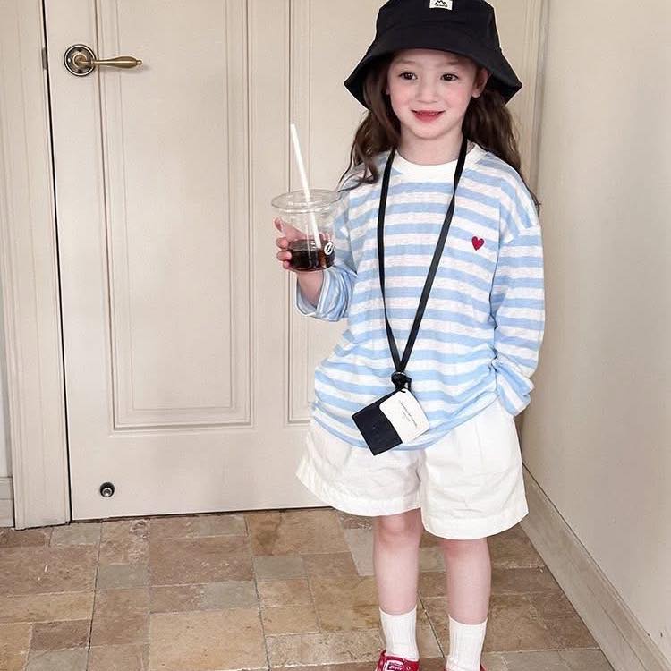 [🆕🇻🇳]  Rabbit Shop – Quần áo trẻ em vnxk 🧑‍🧒❤️️👶⭐️ E lên 1 mã cotton giấy mặc quanh năm đây nha 

Thêu tim nổi bật cực kì, nhìn basic vậy thôi chứ mix với quần jean dài, sooc, yếm hay cv đều xinh luôn nha 
 , shares-0✔️ , likes-1❤️️ , date-2025-12-24 23:12:31🇻🇳🇻🇳🇻🇳📰🆕