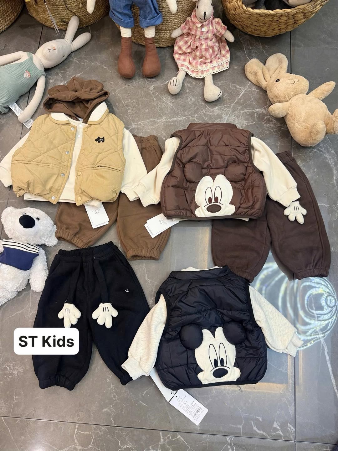 [🆕🇻🇳] Sen Trần Kids  (Shop Sen Trần) 🧑‍🧒❤️️👶⭐️ E còn set đen sz73 ạ
 , shares-1✔️ , likes-8❤️️ , date-2025-12-23 20:07:22🇻🇳🇻🇳🇻🇳📰🆕