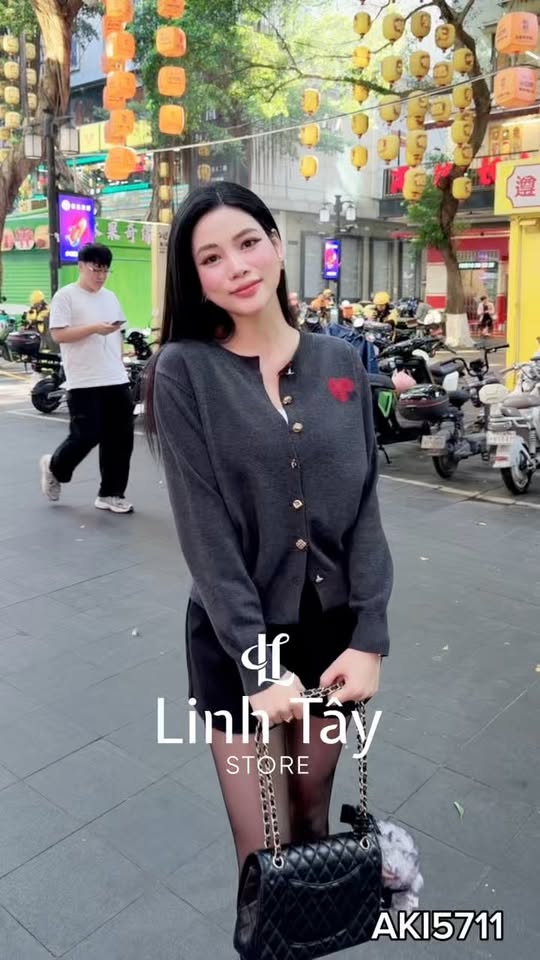 [🆕🇻🇳] LINH TÂY STORE 👕 Top1Fashion 👗  Mẫu áo len cực kì HOT bên nội địa QUẢNG CHÂU đây các chị ơi #AKI5711 , shares-0✔️ , likes-2❤️️ , date-2025-12-24 16:21:44🇻🇳🇻🇳🇻🇳📰🆕