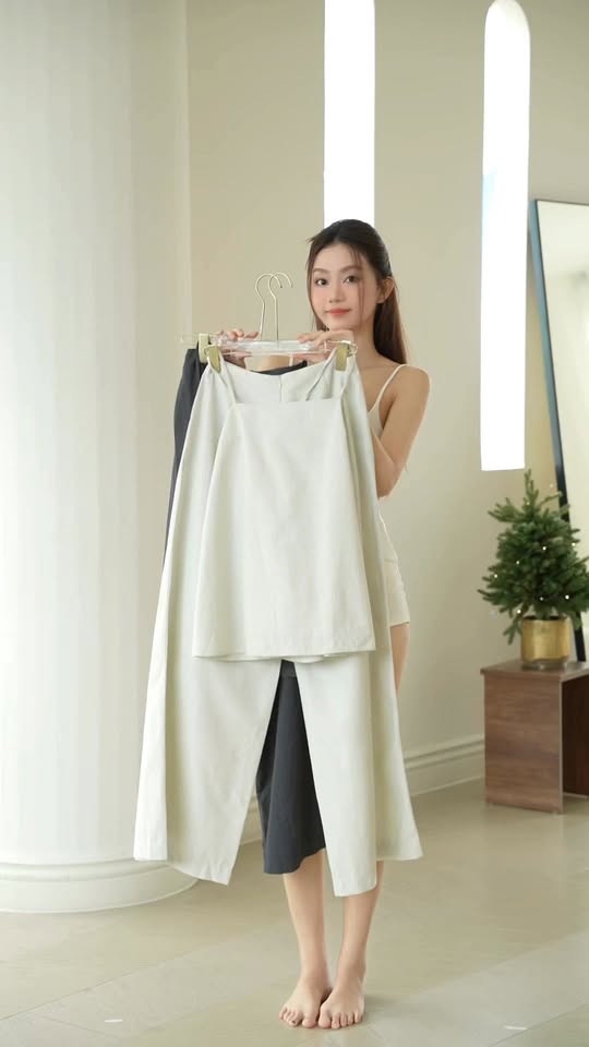 [🆕🇻🇳] KAYLIN –  CHẤT RIÊNG TRONG TỪNG THIẾT KẾ 👕 Top1Fashion 👗  Thanh lịch tuyệt đối 

 Comment hoặc Inbox trực tiếp để được KAYLIN tư vấn chi tiết nhé!
#KAYLIN #kaylinstyle #outfit #thoitrangnu 
________
KAYLIN – CHẤT  , shares-0✔️ , likes-2❤️️ , date-2025-12-23 23:00:54🇻🇳🇻🇳🇻🇳📰🆕