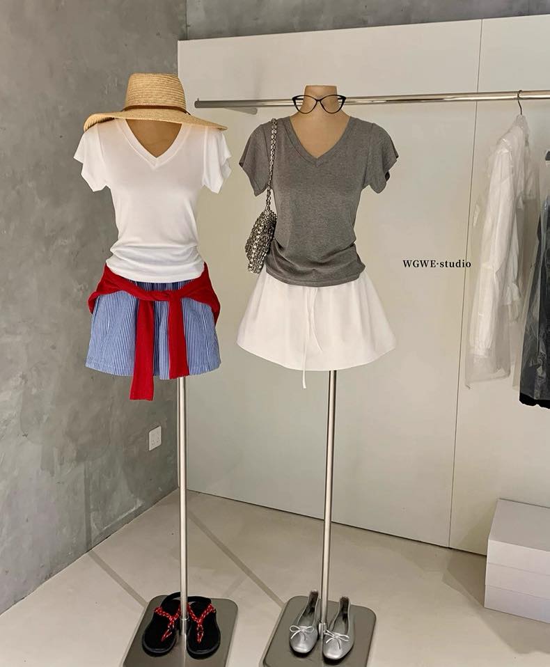 [🆕🇻🇳] Yoon Studio – Cửa hàng quần áo 👕 Top1Fashion 👗  New Year cần lắm một chiếc áo khoác thật xinh 

Không quá cầu kỳ, nhưng chỉ cần khoác em áo này lên là outfit đã có ngay cảm giác sang – ấm – rất nữ tính.  , shares-0✔️ , likes-5❤️️ , date-2025-12-30 23:50:29🇻🇳🇻🇳🇻🇳📰🆕