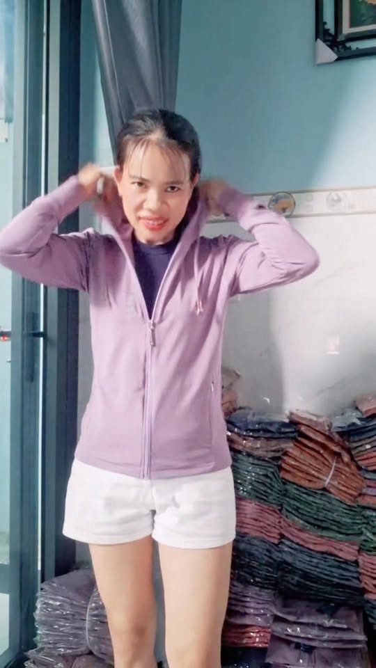 [🆕🇻🇳] Áo Khoác Nữ Sỉ Lẻ – Chuyên Sỉ Lẻ Áo Khoác Nữ Và Các Mặt Hàng Thời Trang Nữ 👕 Top1Fashion 👗  MẪU KHOÁC SU XINH 
#Áokhoácsọc 
 #Áokhoácchốngnắngnữ #Áokhoácthungânchốngnắng
#Áokhoácđốm
#ÁokhoácthunđốmHànQuốc
 #Áokhoácnữ #Áothungânchốngnắng #Áochốngnắ , shares-0✔️ , likes-4❤️️ , date-2025-12-29 01:47:11🇻🇳🇻🇳🇻🇳📰🆕