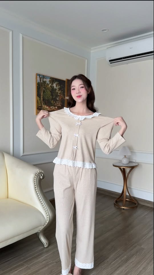 [🆕🇻🇳] Thế Giới Đồ Si 👕 Top1Fashion 👗  Album áo kiểu trắng xinh xắn. Khách tha hồ diện tết lễ. Inb tiệm tư vấn kĩ hơn nha khách ơi 

 Hàng thật – ảnh thật – chụp tại shop
 Giao hàng toàn quốc

  , shares-0✔️ , likes-0❤️️ , date-2025-12-31 00:00:40🇻🇳🇻🇳🇻🇳📰🆕