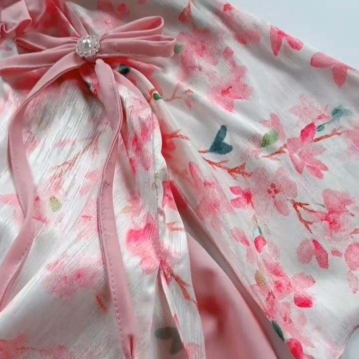 [🆕🇻🇳]  Cưng Xỉu Shop 🧑‍🧒❤️️👶⭐️ Mua tại: 
Set áo dài cổ bèo kèm mấn cho bé gái 1-4Y , shares-0✔️ , likes-0❤️️ , date-2025-12-31 02:40:20🇻🇳🇻🇳🇻🇳📰🆕