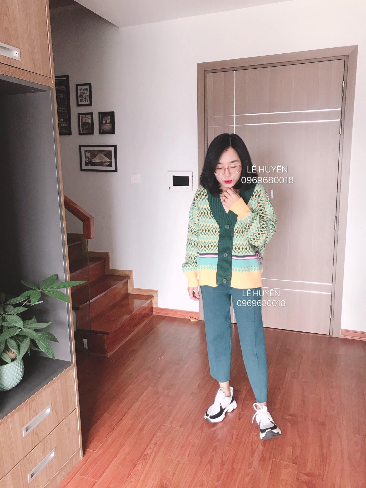 [🆕🇻🇳] TaTa kids 🧑‍🧒❤️️👶⭐️ Oizoioi set xanh điểm chút vàng này tây quá tôn da quá đi. E chụp ảnh mà cứ xuýt xoa mãi thui huhuu. Siêu đẹp các pác ơi. Chất len dày dặn lắm ạ.
Set free , shares-0✔️ , likes-4❤️️ , date-2019-11-19 18:16:33🇻🇳🇻🇳🇻🇳📰🆕