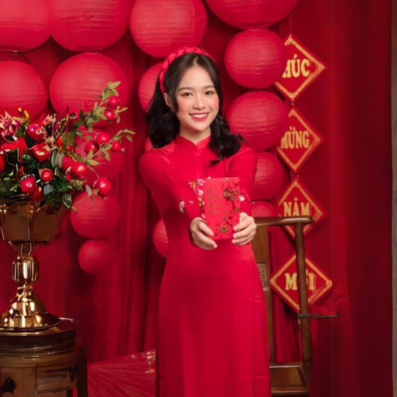 Chụp Ảnh Chân Dung Áo Dài Tết Bính Ngọ Phong Cách Truyền Thống