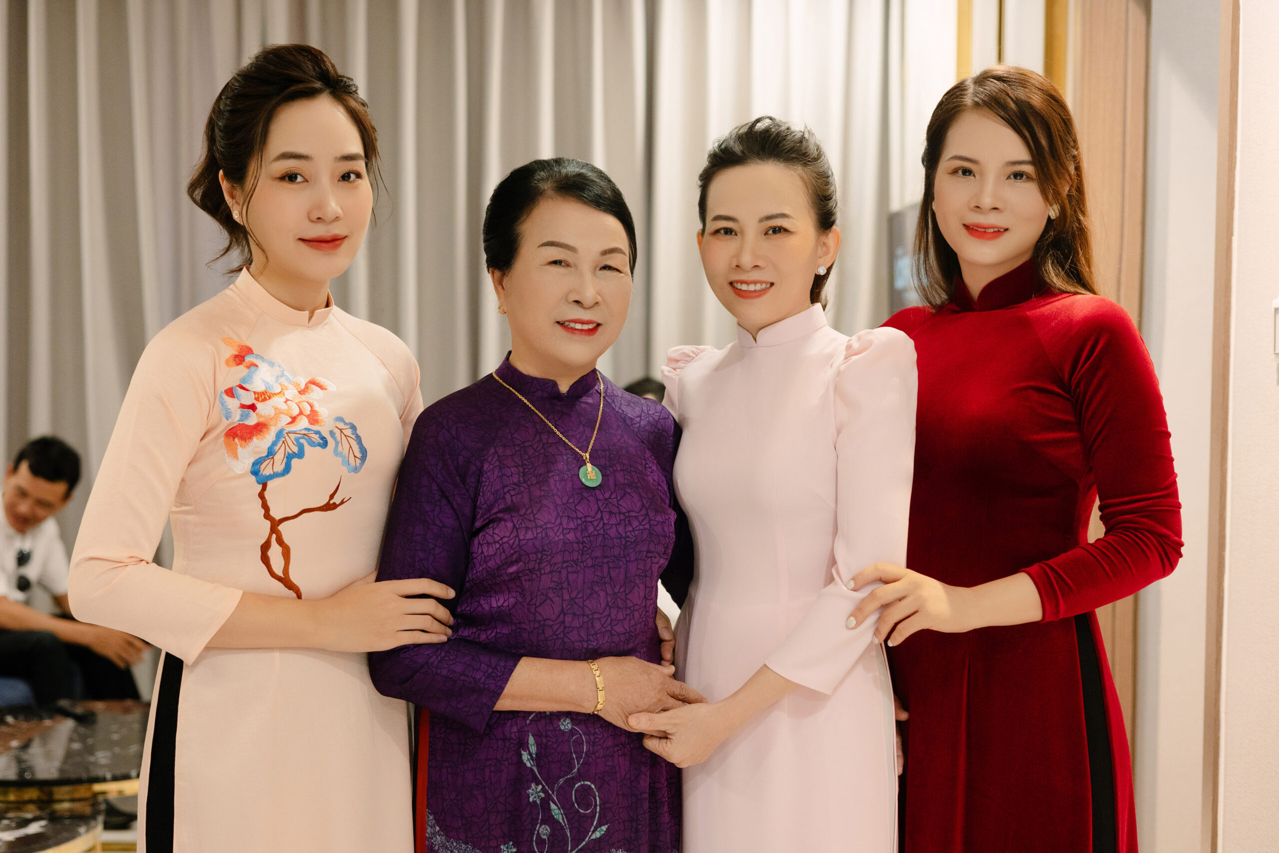 Các studio Hà Nội – Sài Gòn rộn ràng mùa chụp ảnh gia đình Tết cuối năm