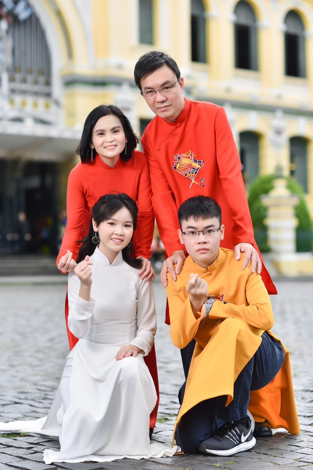 Các studio Hà Nội – Sài Gòn rộn ràng mùa chụp ảnh gia đình Tết cuối năm