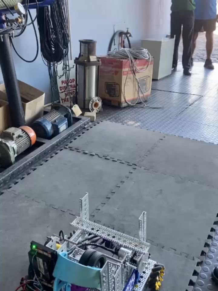 From blueprints to bolts! 

Today was all about coming full circle. We headed back to the local sho 🤖 Top1Robot 🛠️