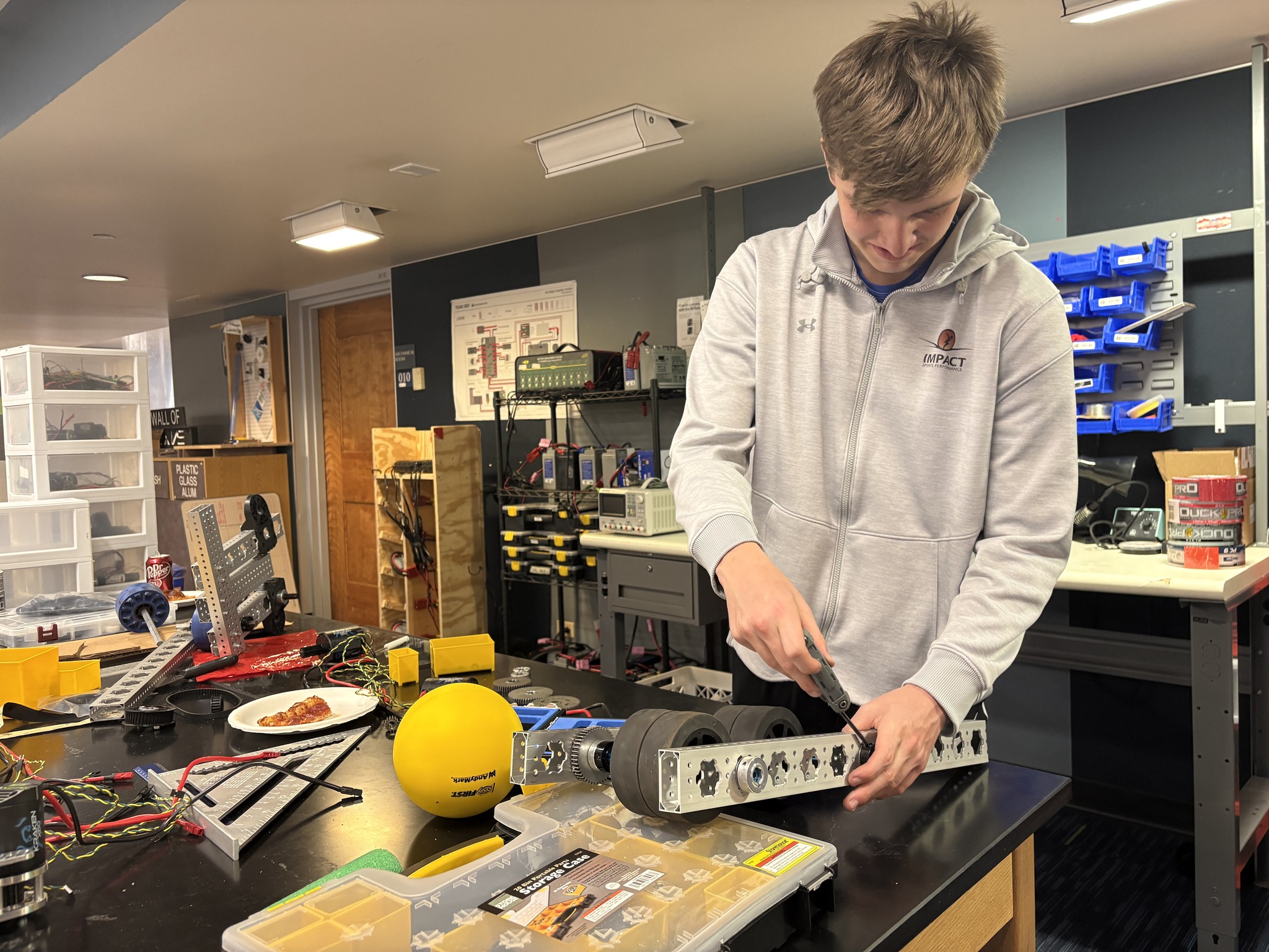 WEEK -6: We had a very productive week! Code got an Auto working (!!), Electrical talked through wi 🤖 Top1Robot 🛠️