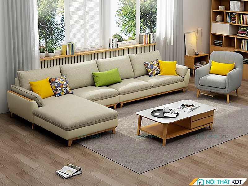 Ánh sáng tự nhiên và đèn trang trí được bố trí khéo léo giúp tôn lên vẻ đẹp của các món đồ nội thất