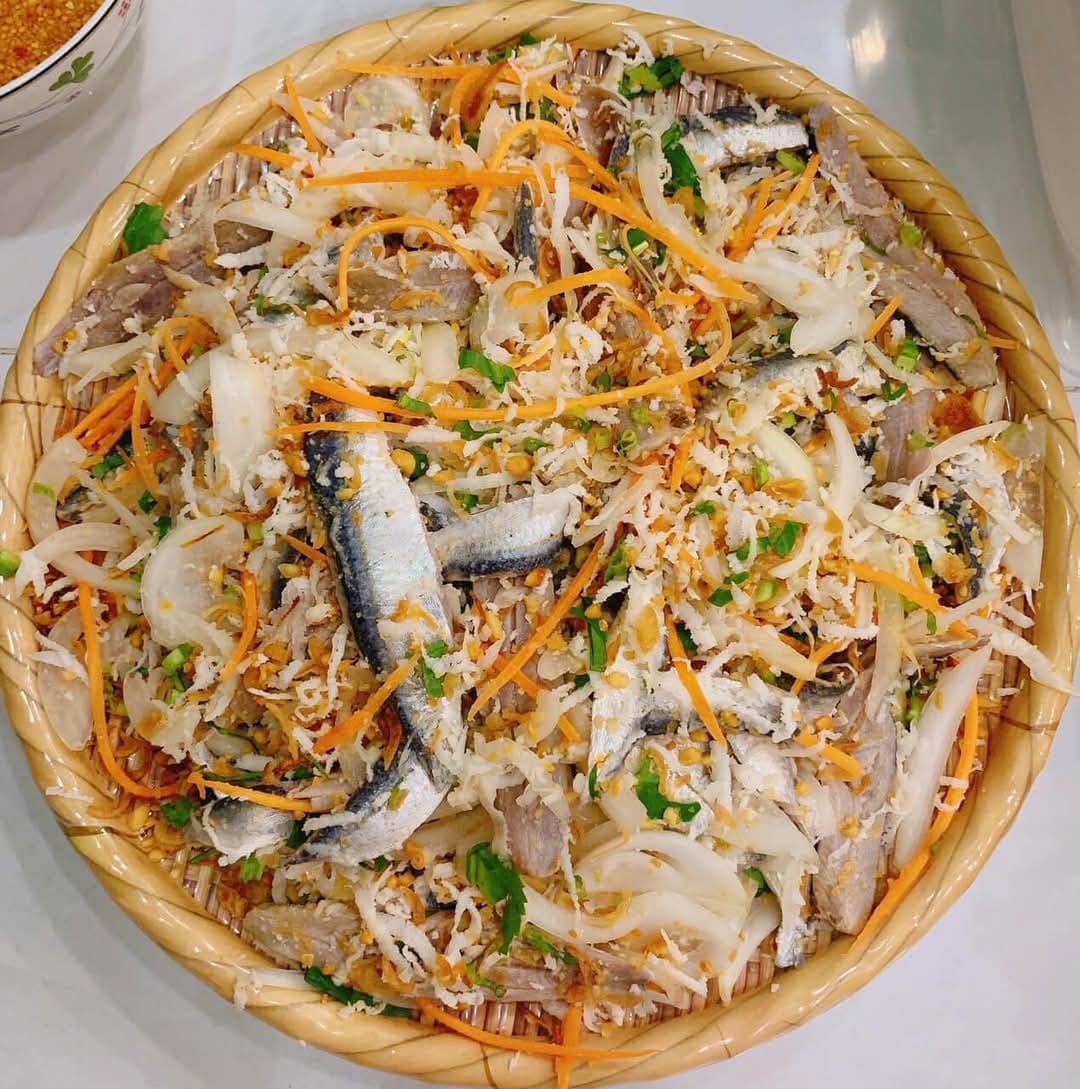 [🆕🇻🇳] Gỏi Cá Trích -Biên Hòa – Chuyên gỏi cá trích Phú quốc – Rau Rừng 🍔 Top1Food  🍜  GỎI CÁ TRÍCH NHÀ LÀM – TƯƠI NGON CHUẨN VỊ 
 Giá chỉ 155K/phần 2 người
 Phần 250k 3 – 4 người 
 – Đầy ắp topping, rau củ tươi giòn, cá trích tươi ngon, đậm , shares-0✔️ , likes-2❤️️ , date-2025-06-01 22:28:37🇻🇳🇻🇳🇻🇳📰🆕