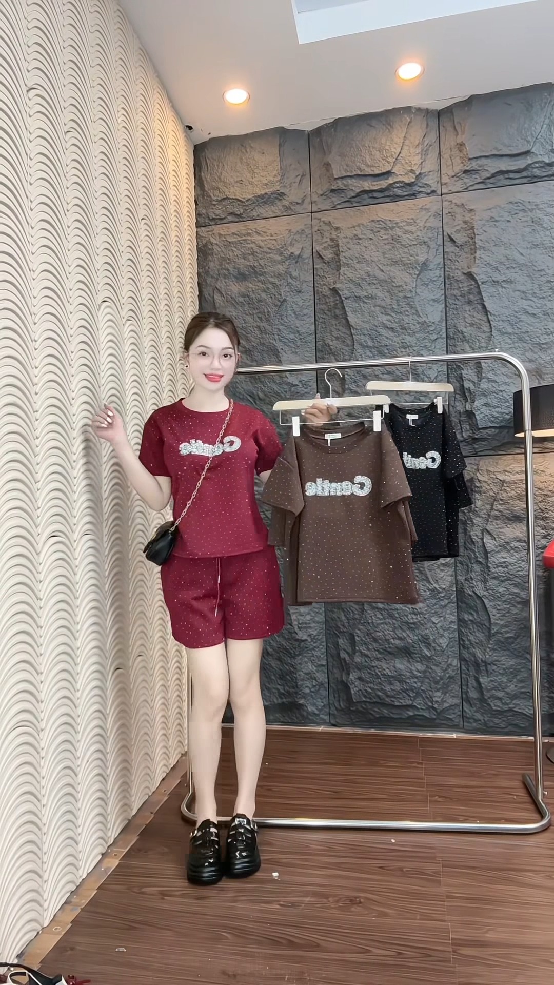 [🆕🇻🇳] TRÀ MI Boutique  👕 Top1Fashion 👗  Áo xinh diện tết shop sẵn 2 màu 
 , shares-0✔️ , likes-0❤️️ , date-2025-11-04 21:17:58🇻🇳🇻🇳🇻🇳📰🆕