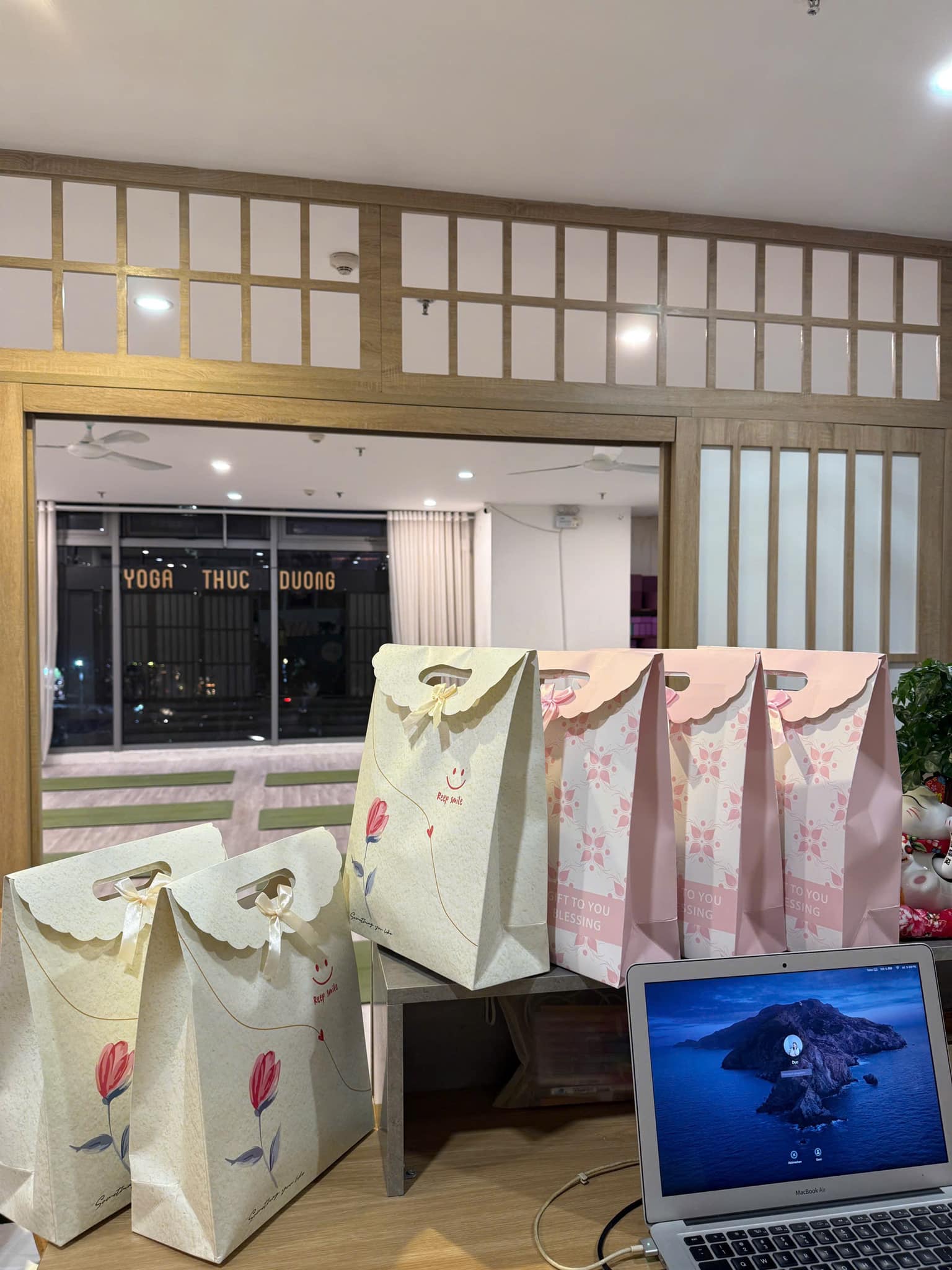 [☕️🇻🇳] AHA Cafe 🥤 Top1Coffee ☕️ Trốn lạnh vào vòng tay ấm áp của AHA Cafe!
      Mùa đông này, AHA Cafe giới thiệu bạn hai chiếc “mùa đông nhỏ” trong tách thuỷ  , shares-7✔️ , likes-16❤️️ , date-2025-11-12 16:35:50🇻🇳🇻🇳🇻🇳📰🆕