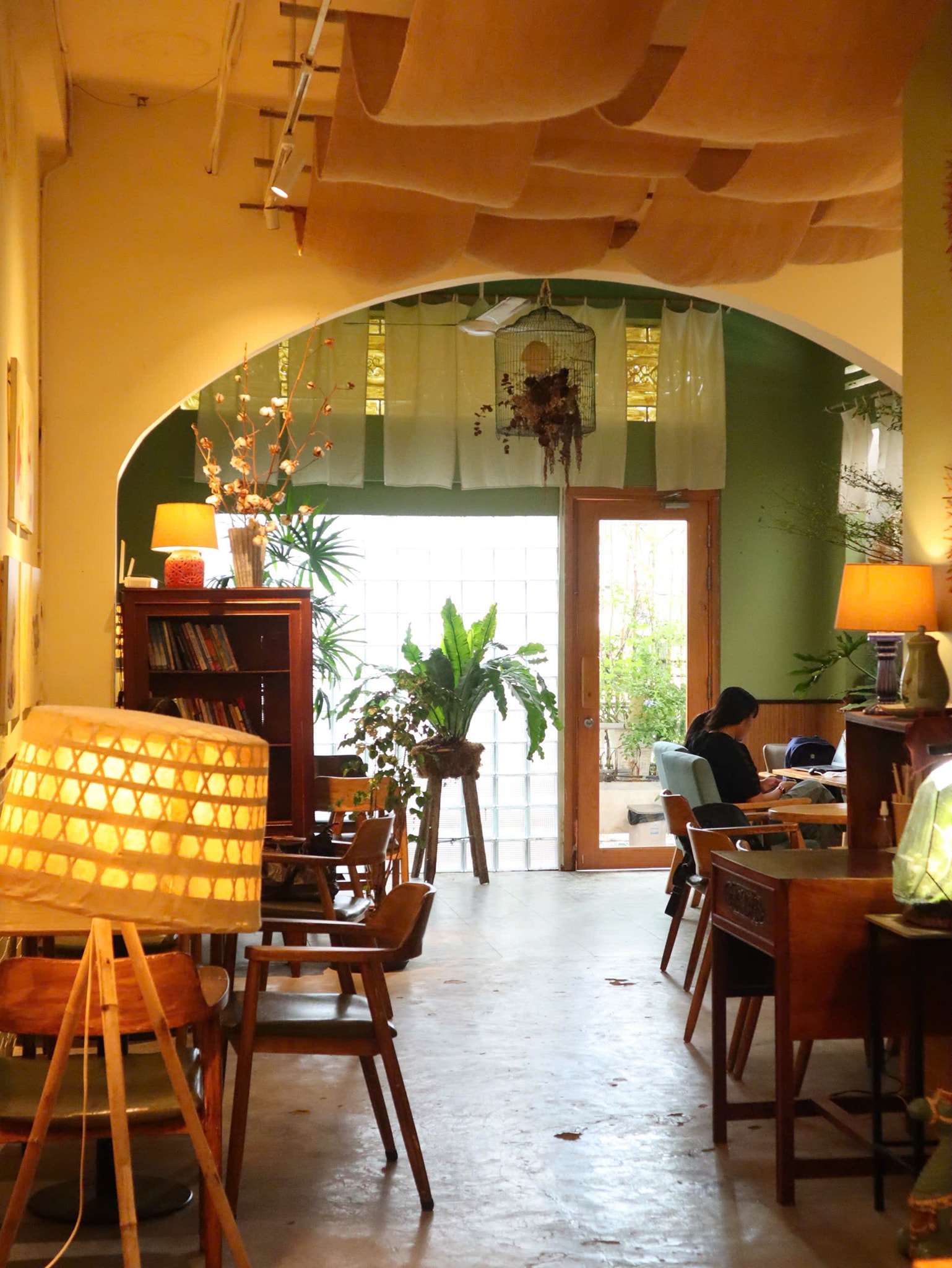 [☕️🇻🇳] 15.22 café – wine – live music 🥤 Top1Coffee ☕️ Cuối tuần ghé quán, để lại tiếng cười, mùi cà phê, và chút ấm áp vương lại trong ngày 
Cảm ơn vì đã cùng Hoa Yên tạo nên những k , shares-3✔️ , likes-31❤️️ , date-2025-11-01 17:44:57🇻🇳🇻🇳🇻🇳📰🆕