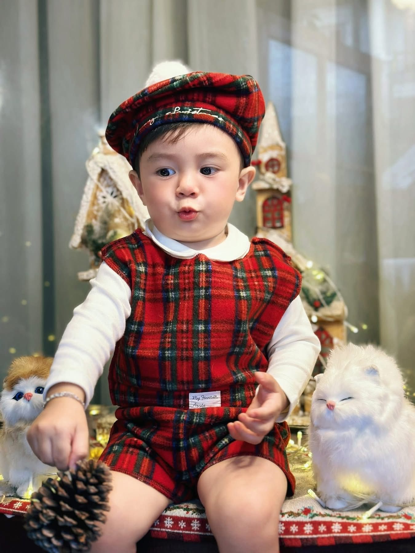 [🆕🇻🇳]  Đức Trí Kids – Thời Trang Mẹ và Bé 🧑‍🧒❤️️👶⭐️  BỘ SƠ MI BON KÈM QUẦN JEAN DT10 
Sơ mi đỉnh kèm quần giá chỉ hơn trăm thôi
Đầu mùa chất đỉnh lắm các chị tranmh thủ sắm cho bé nha
 sz 9-25kg . ib em tư v , shares-0✔️ , likes-0❤️️ , date-2025-11-22 17:30:39🇻🇳🇻🇳🇻🇳📰🆕