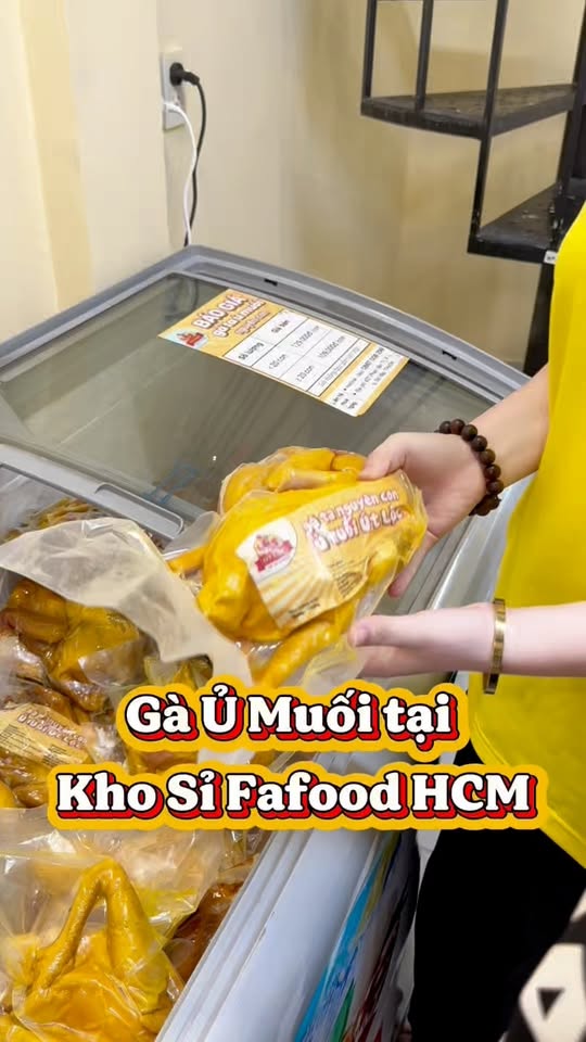 [🆕🇻🇳] Gà ủ muối nguyên con Út Lộc 🍔 Top1Food  🍜 Gà ta ủ muối nguyên con Út Lộc bán tại kho sỉ Fafood HCM, 139k 1 con, mua 2 con freeship #gaumuoiutloc #khosifafoodhcm , shares-0✔️ , likes-9❤️️ , date-2025-11-20 02:39:18🇻🇳🇻🇳🇻🇳📰🆕
