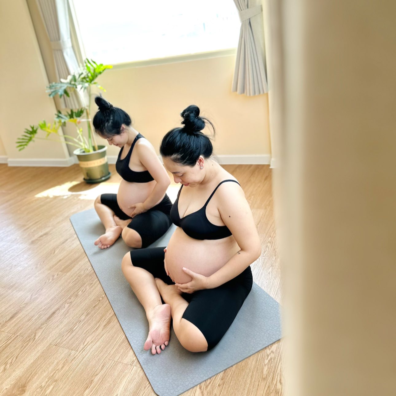 [🆕🇻🇳] Mt-Life Yoga & Pilates 🧘 Top1Yoga 🤸🏻‍♀️  Tập ở đâu hok quan trọng, quan trọng là chúng ta cùng năng lượng .
 Lớp backbend nhà MT tuy tập hok nhiều nhưng được cái nói nhiều =)) .
 Còn slot cho nhi , shares-0✔️ , likes-8❤️️ , date-2025-10-31 02:22:41🇻🇳🇻🇳🇻🇳📰🆕