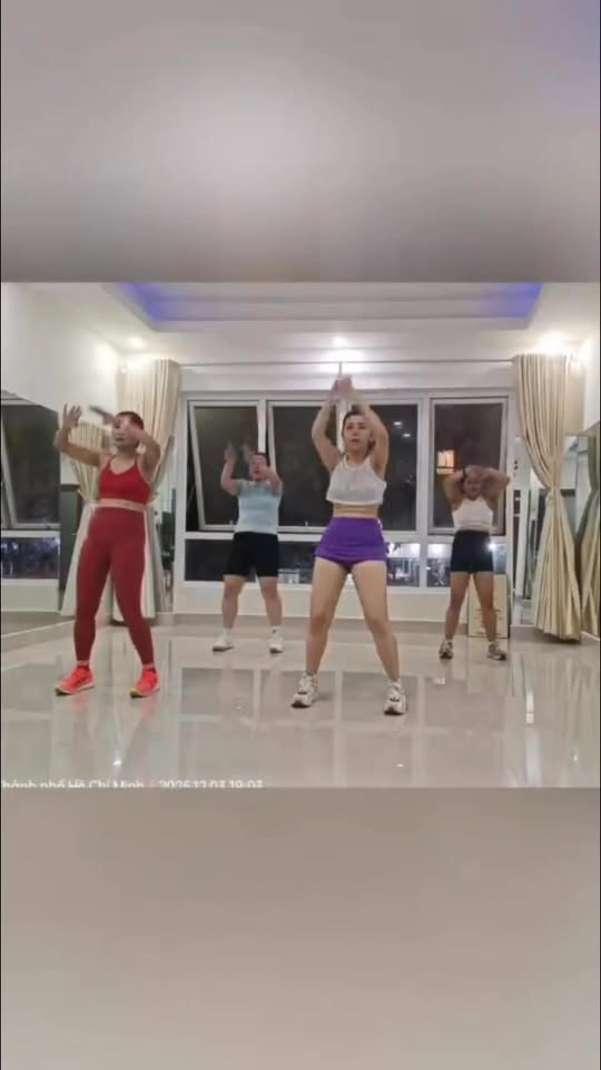 [🆕🇻🇳] Tố Trinh Yoga & Fitness  🧘 Top1Yoga 🤸🏻‍♀️  LỚP AEROBIC của em đã KHỞI ĐỘNG LẠI RỒI!Vui – khỏe – đốt mỡ – stress bay sạch Em chiêu sinh thêm 7 học viên nữa thôi nha các chị đẹp ơi! Ai đăng ký sớm em , shares-0✔️ , likes-1❤️️ , date-2025-12-05 20:40:21🇻🇳🇻🇳🇻🇳📰🆕