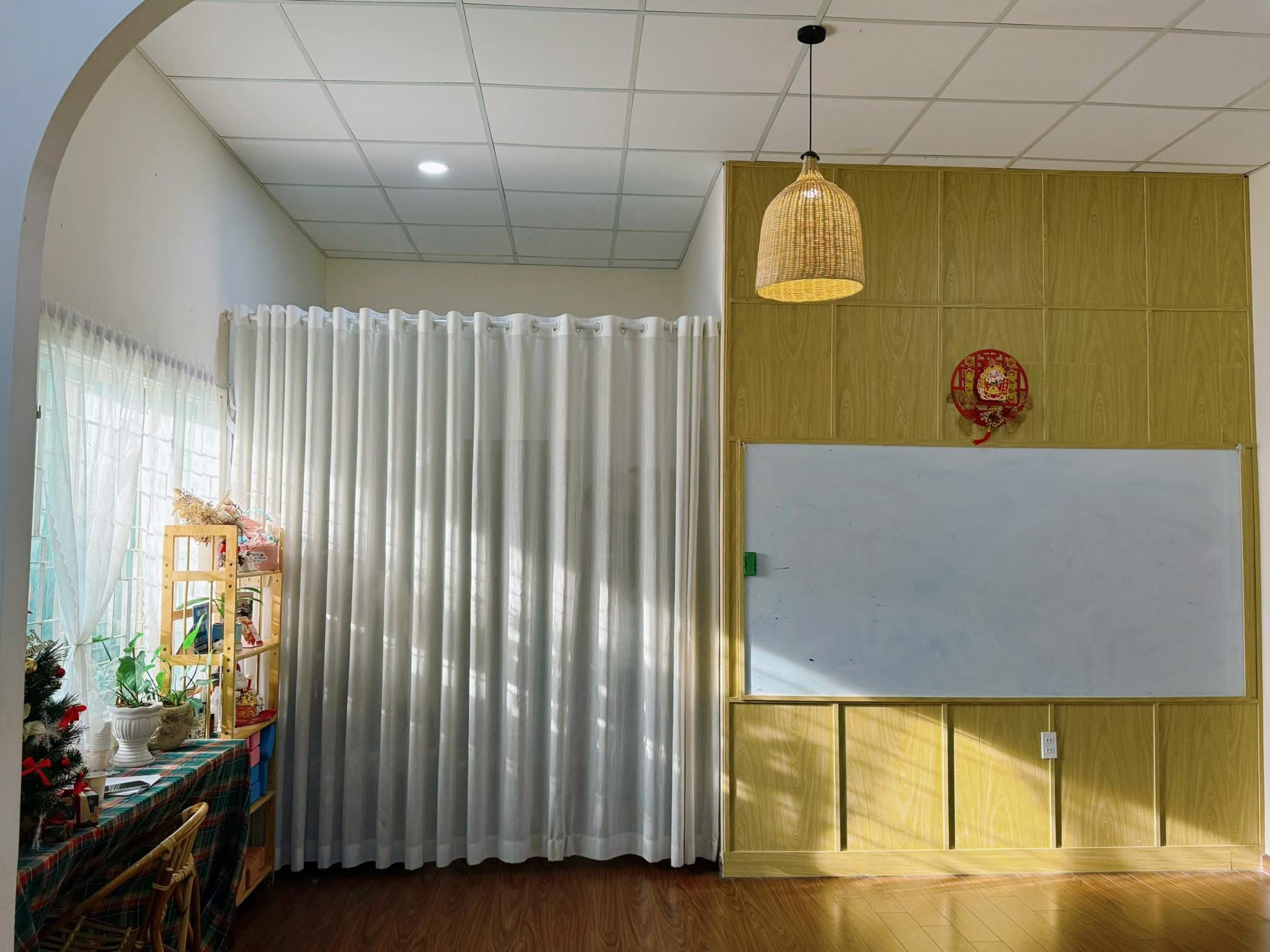 [???] YÊN’S YOGA Studio – Yên’s Yoga, Tâm khoẻ – dáng xinh  ? Top1Yoga ??‍♀️ Nắng và Yên’s 
 , shares-0✔️ , likes-2❤️️ , date-2025-12-17 15:31:48????????